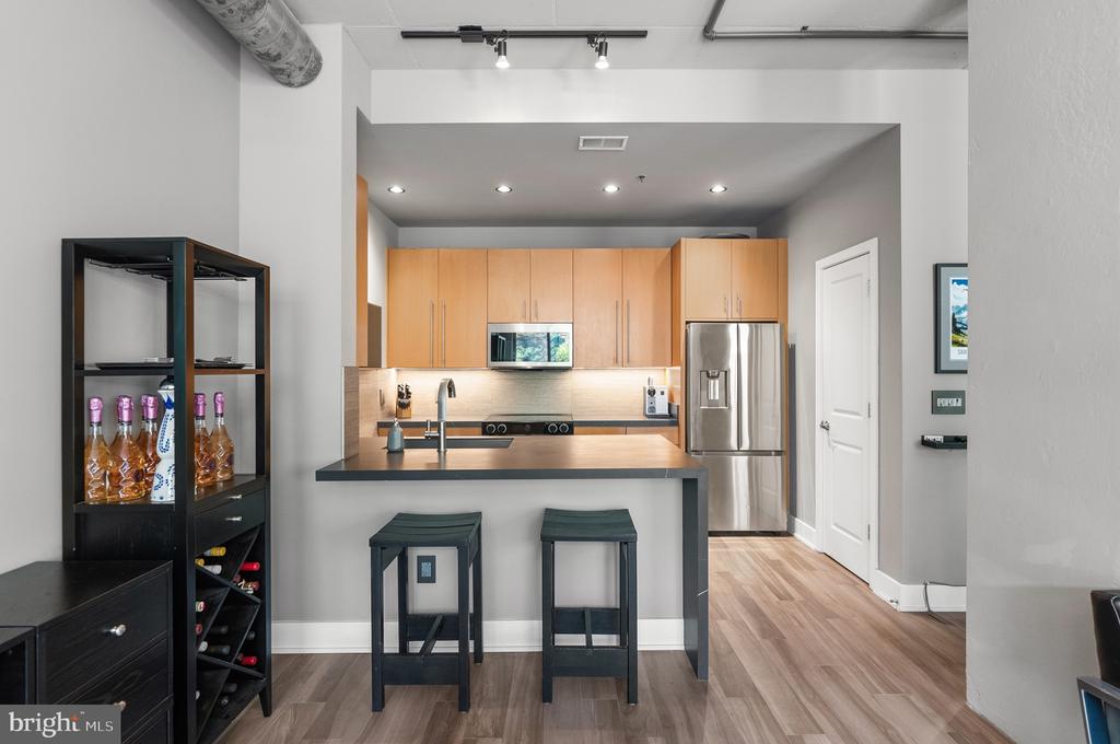 520 JOHN CARLYLE STREET Unit: 107