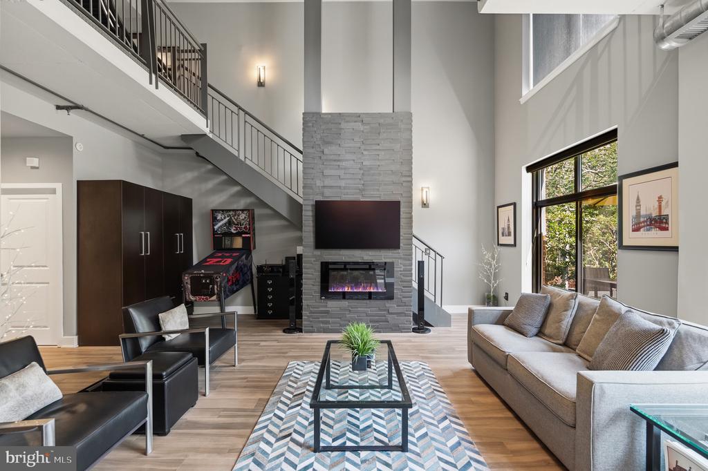 520 JOHN CARLYLE STREET Unit: 107