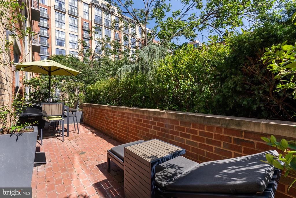 520 JOHN CARLYLE STREET Unit: 107