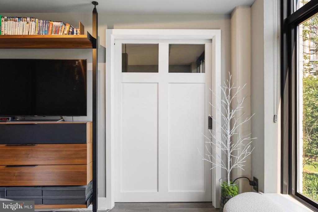 520 JOHN CARLYLE STREET Unit: 107