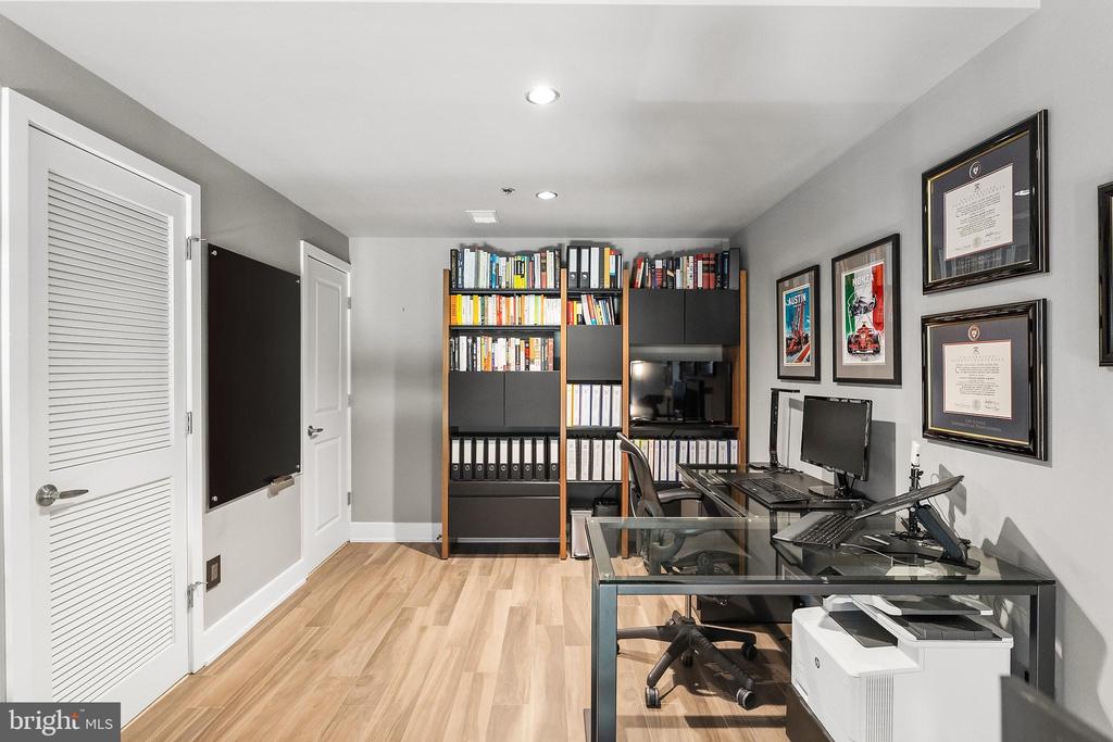 520 JOHN CARLYLE STREET Unit: 107