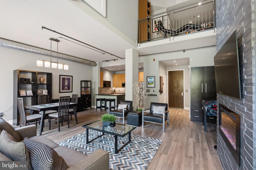 520 JOHN CARLYLE STREET Unit: 107
