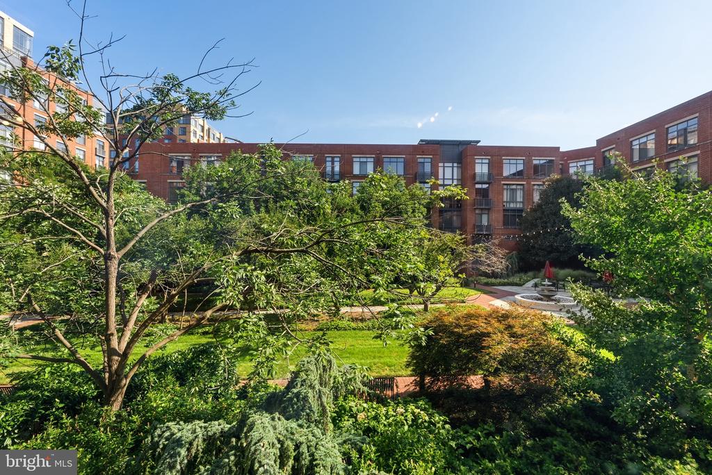520 JOHN CARLYLE STREET Unit: 107