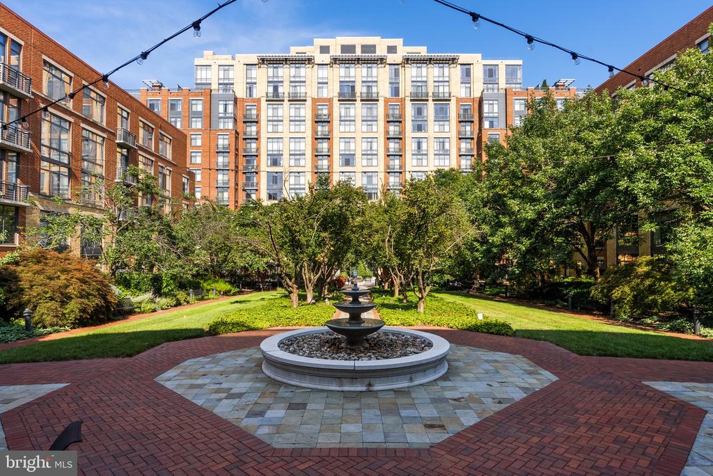 520 JOHN CARLYLE STREET Unit: 107
