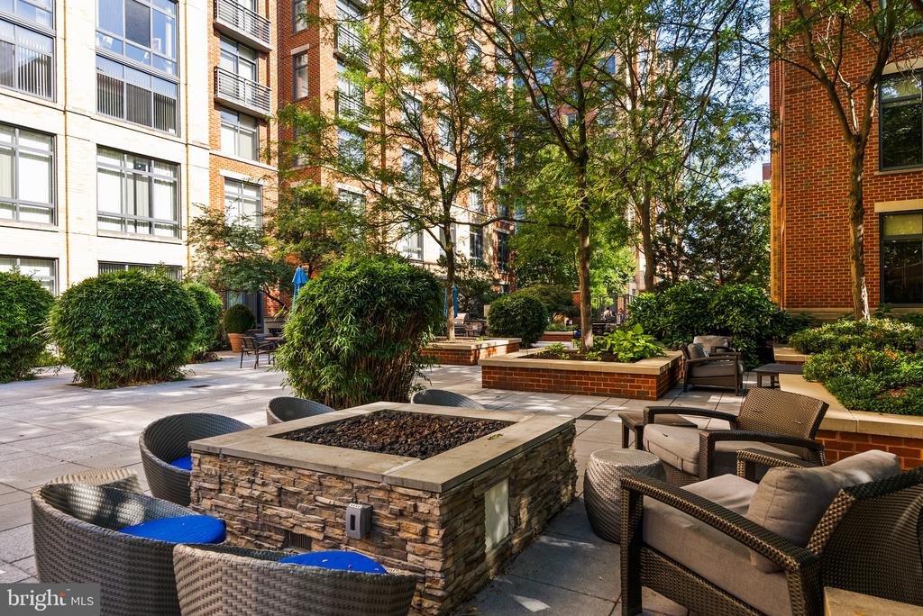 520 JOHN CARLYLE STREET Unit: 107