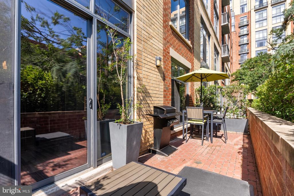 520 JOHN CARLYLE STREET Unit: 107