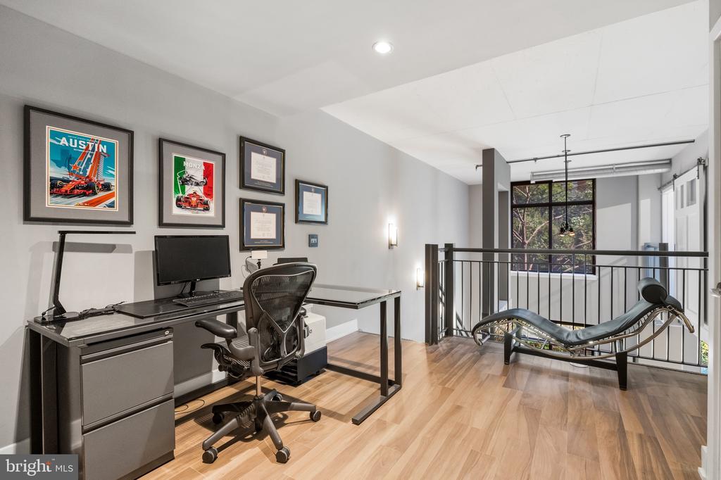 520 JOHN CARLYLE STREET Unit: 107