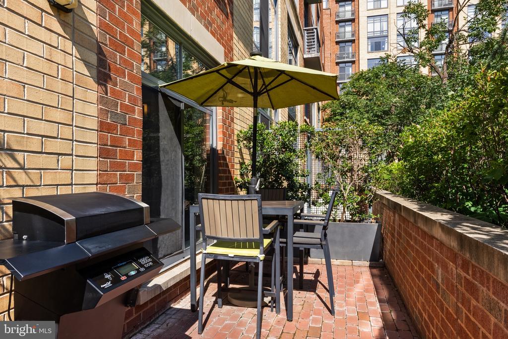520 JOHN CARLYLE STREET Unit: 107
