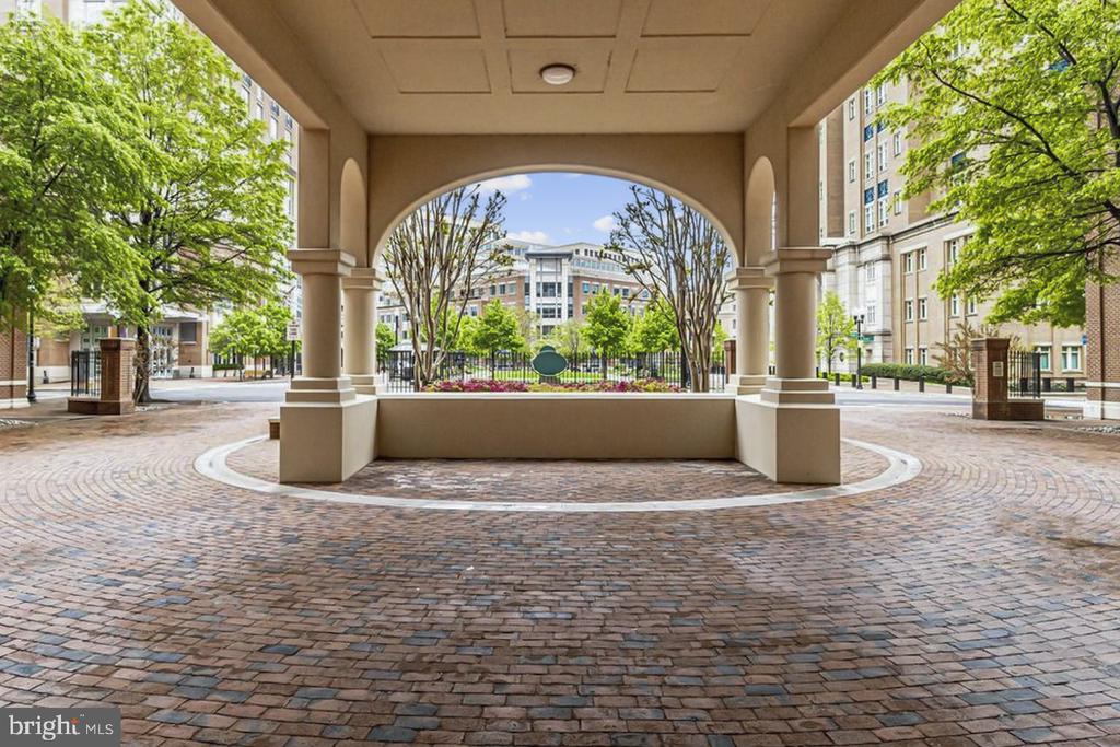 2151 JAMIESON AVENUE Unit: 1405