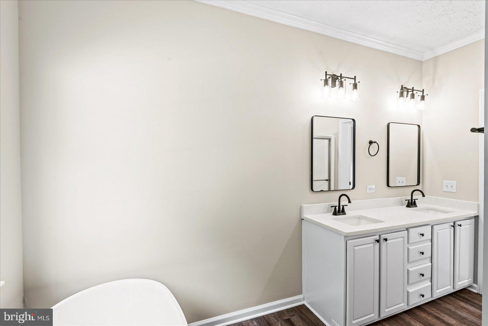 17515 LAKEMONT DRIVE