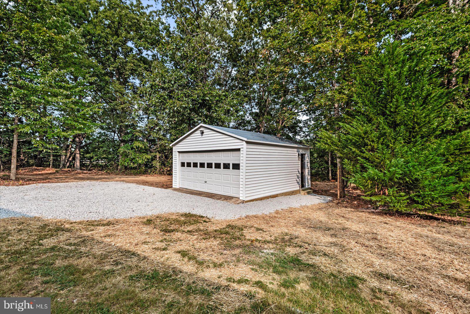 17515 LAKEMONT DRIVE