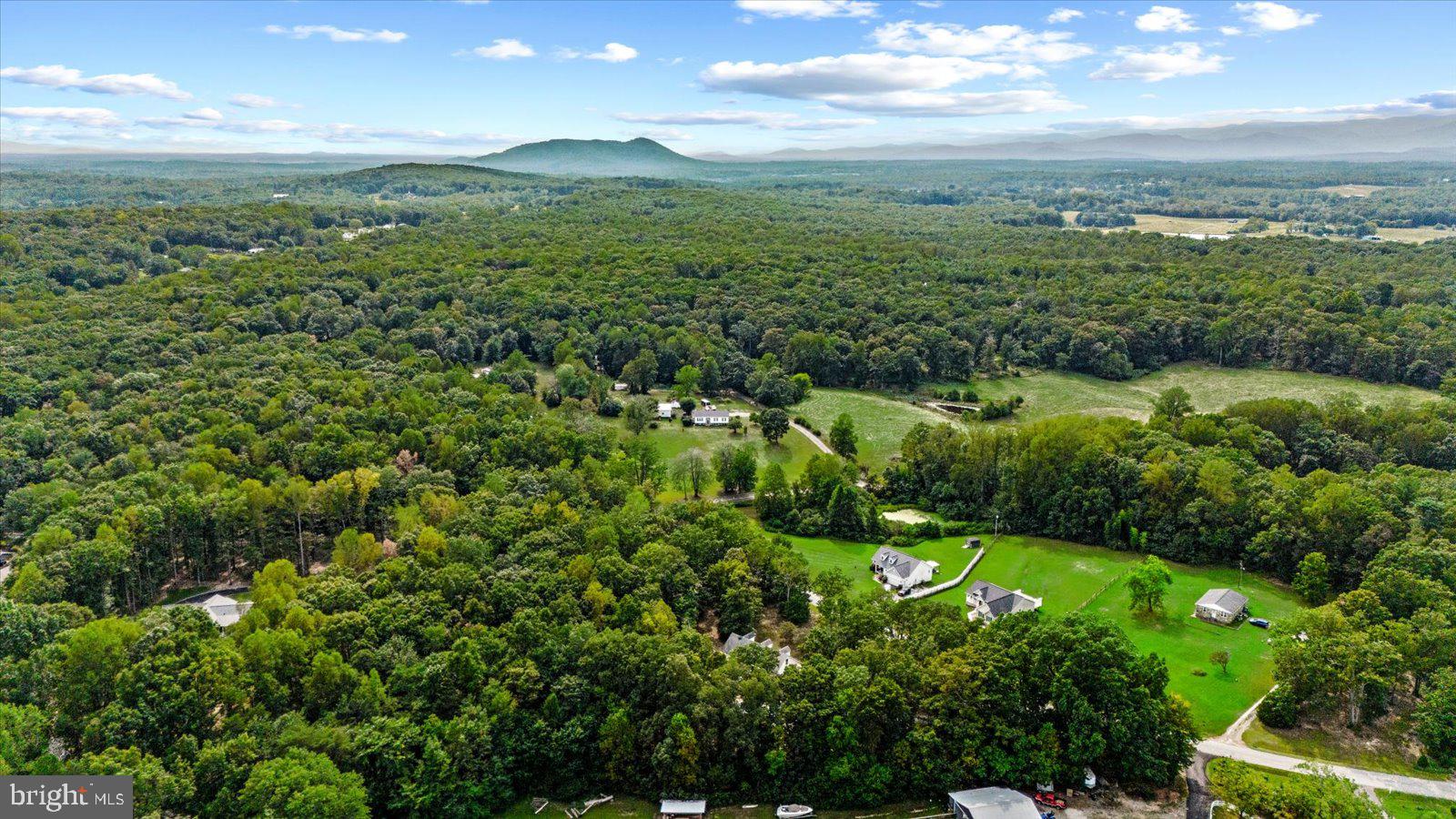 17515 LAKEMONT DRIVE