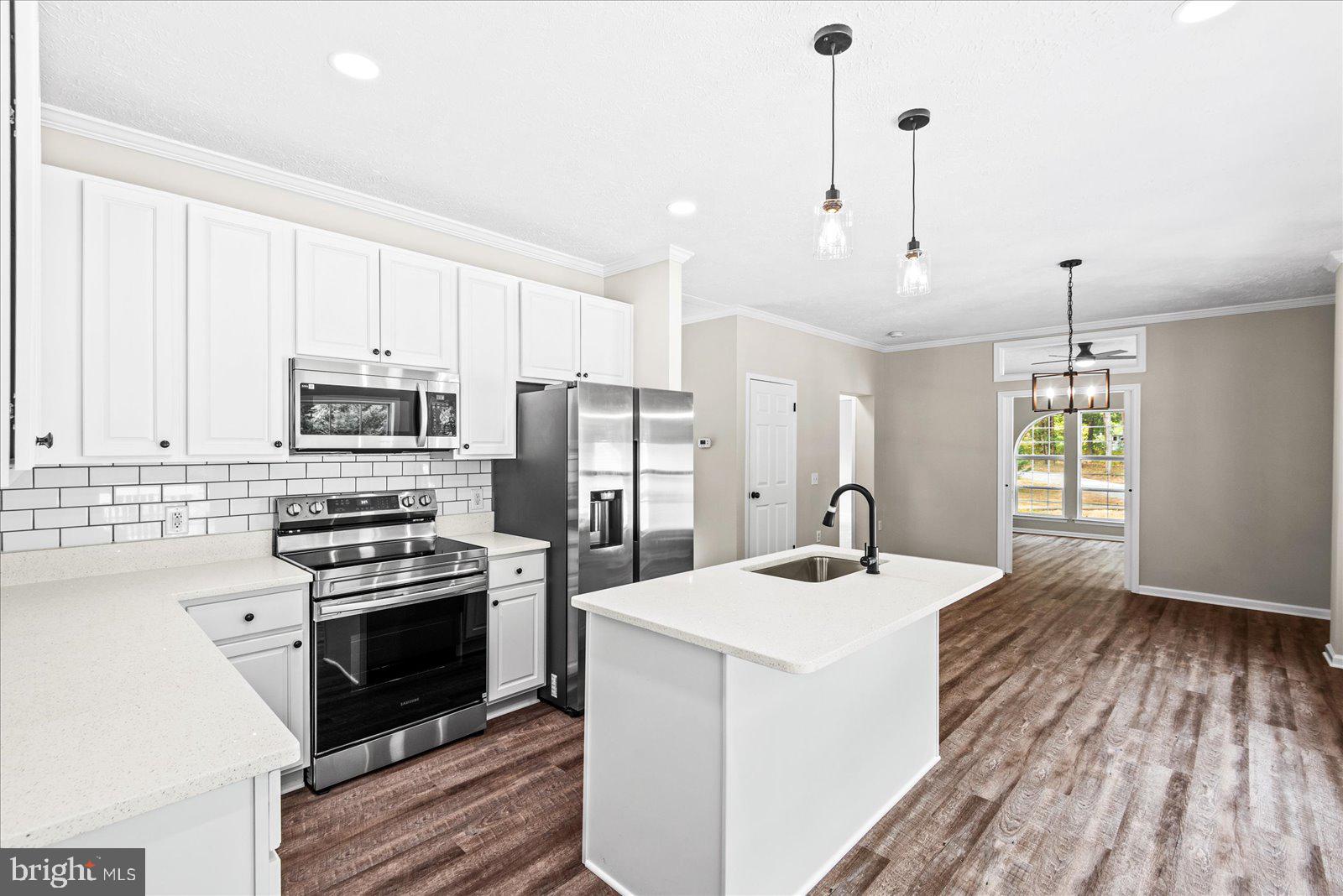 17515 LAKEMONT DRIVE