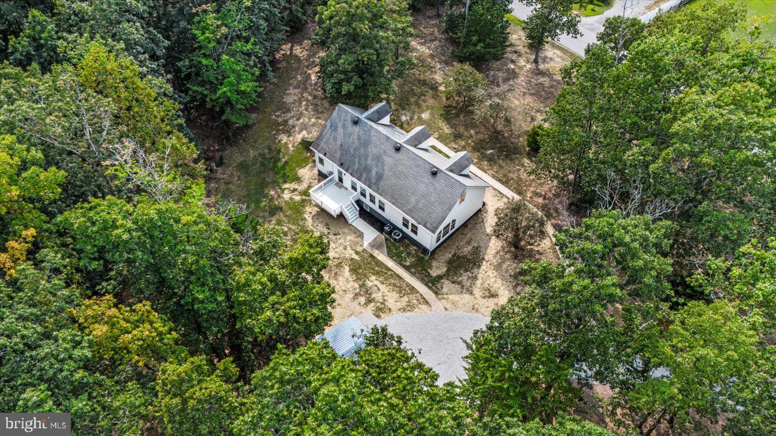 17515 LAKEMONT DRIVE