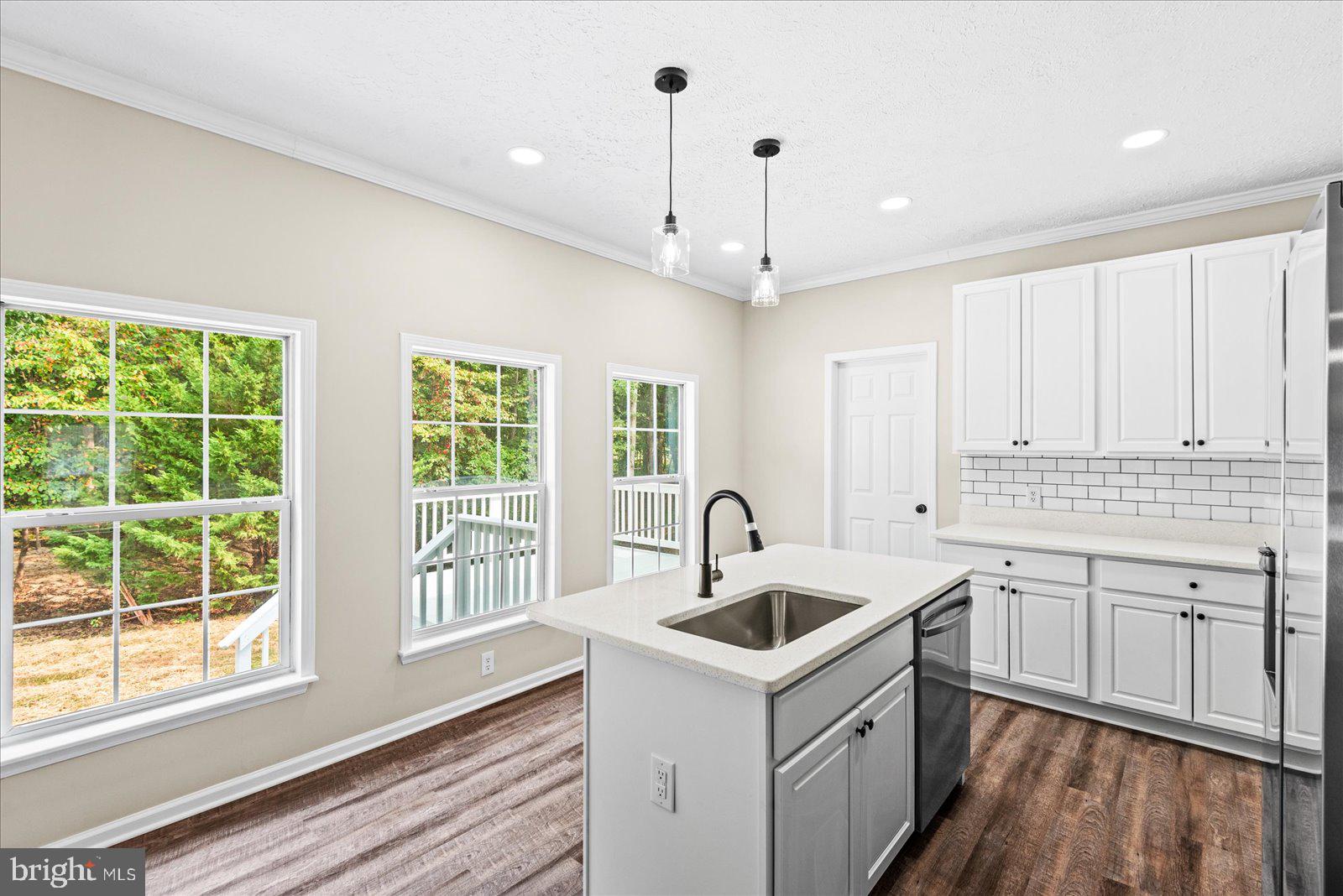 17515 LAKEMONT DRIVE