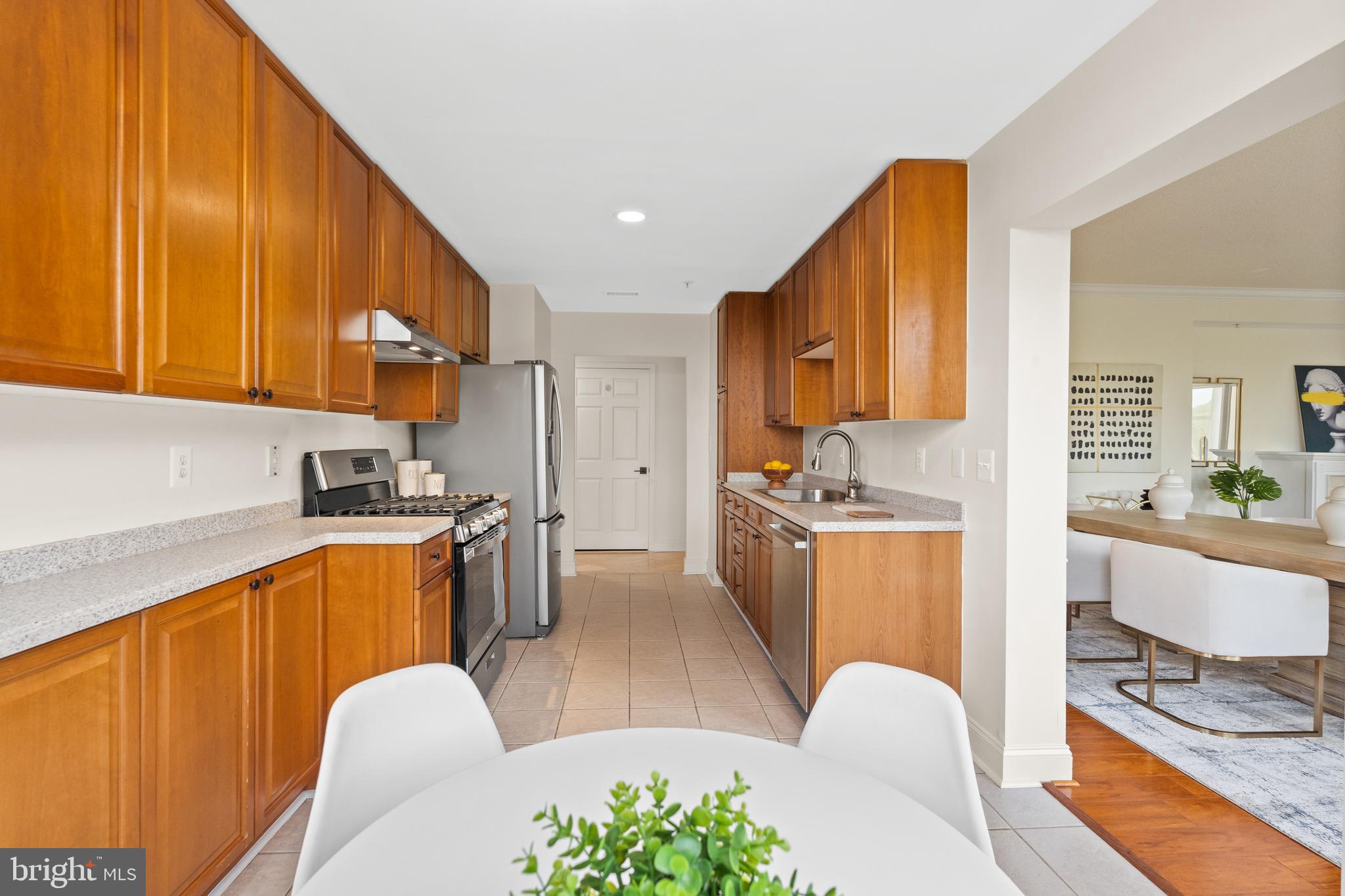 11776 Stratford House Pl #607