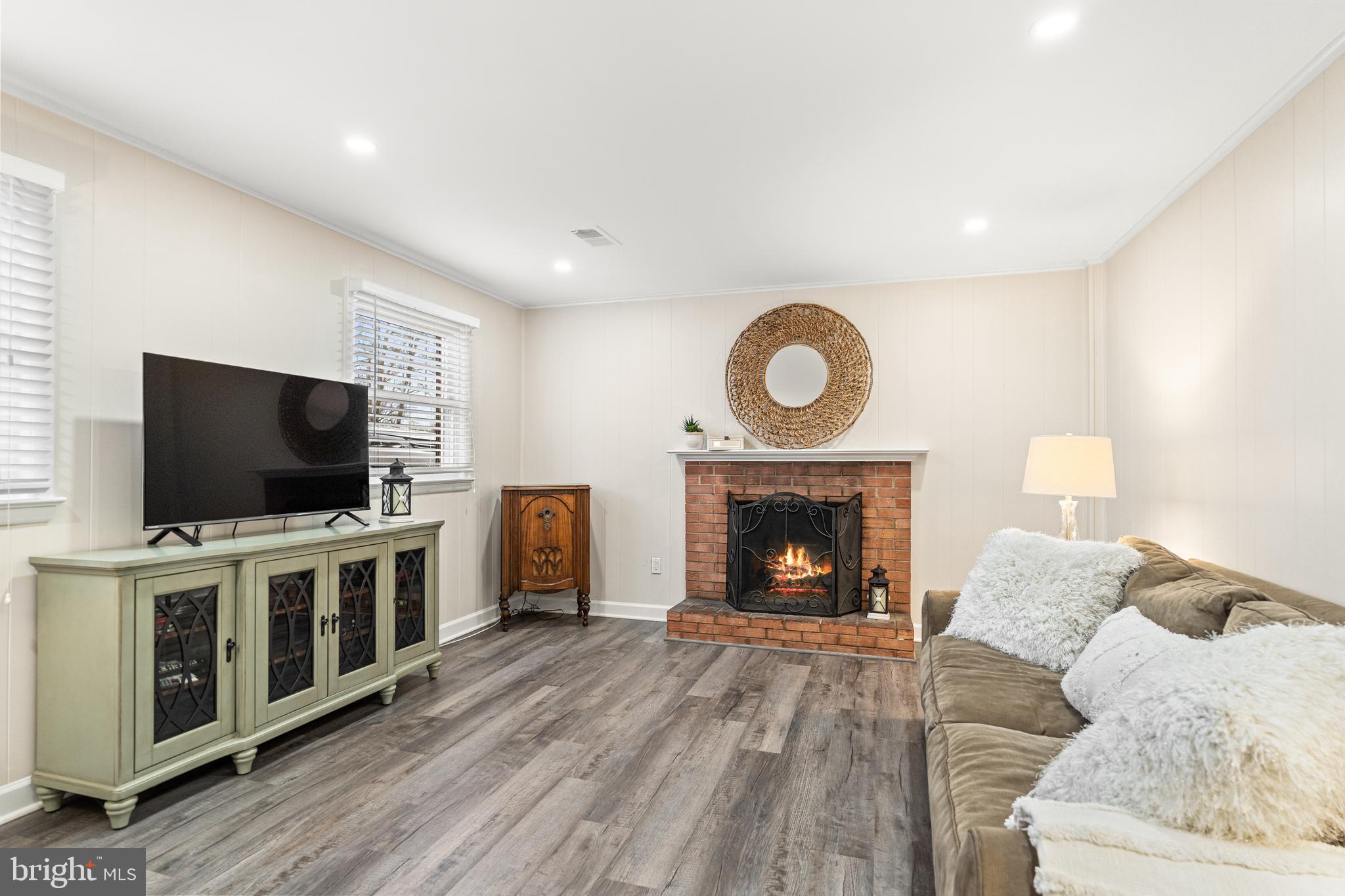 8011 Candlewood Dr