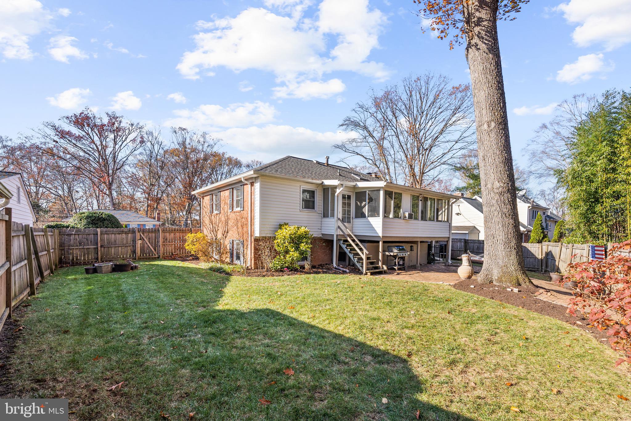 8011 Candlewood Dr