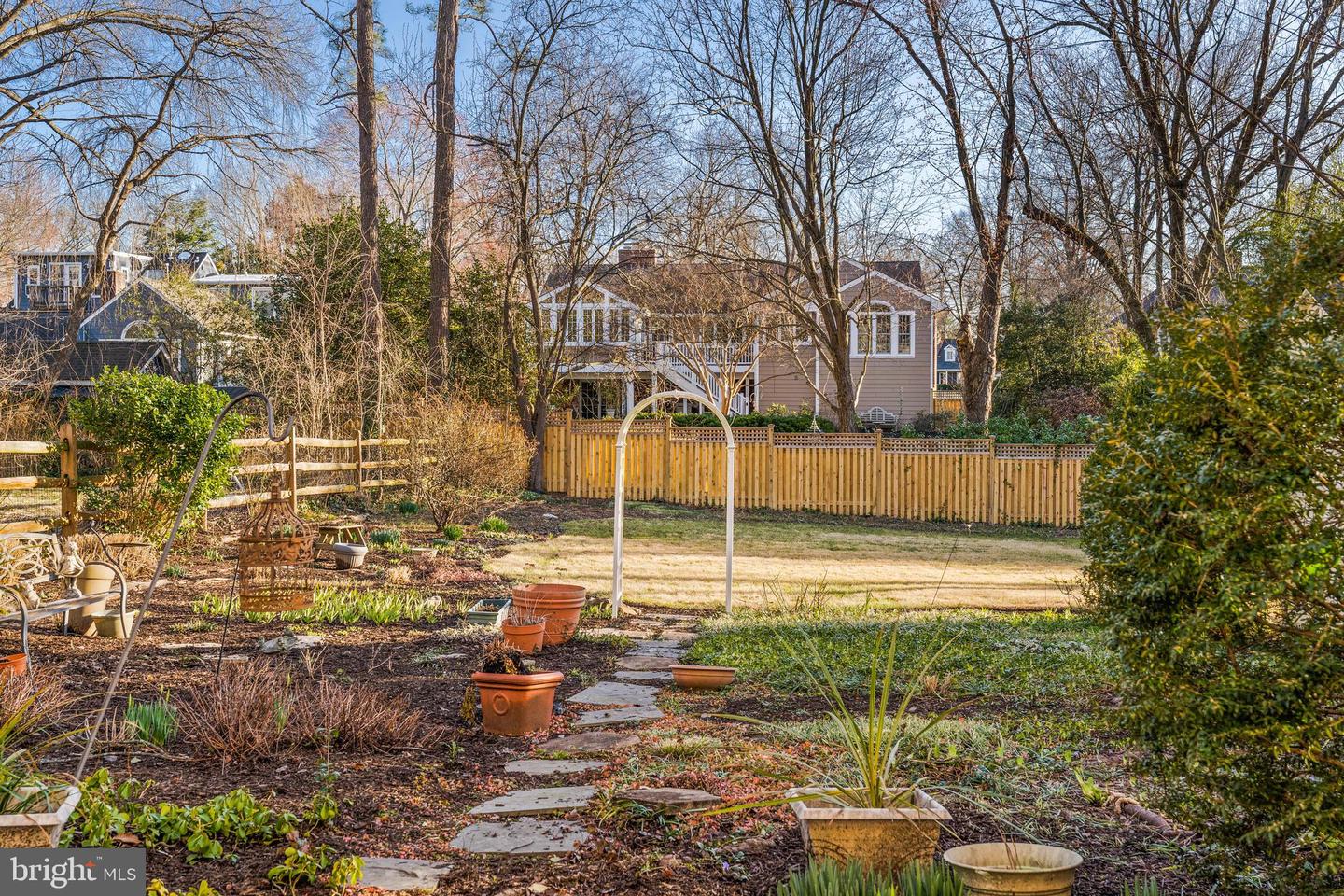 1001 Dalebrook Dr