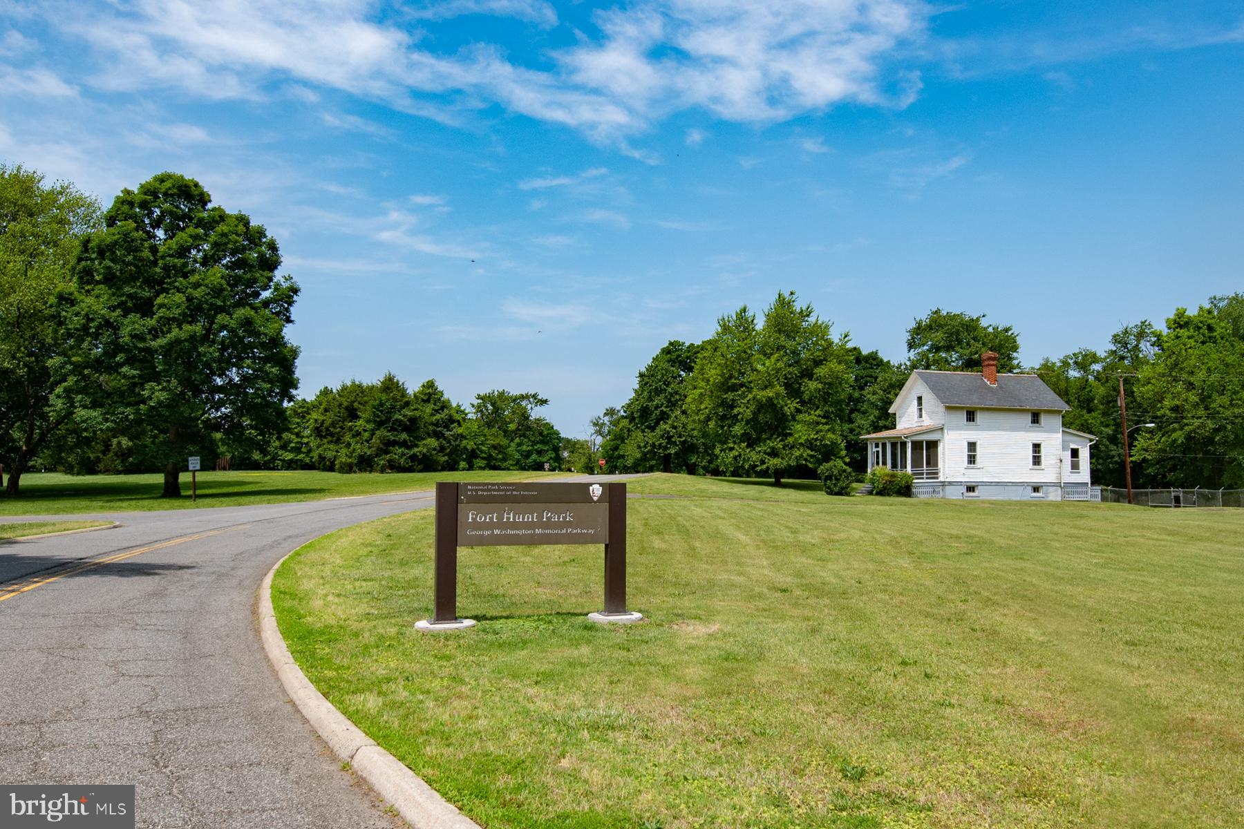 911 Dalebrook Dr