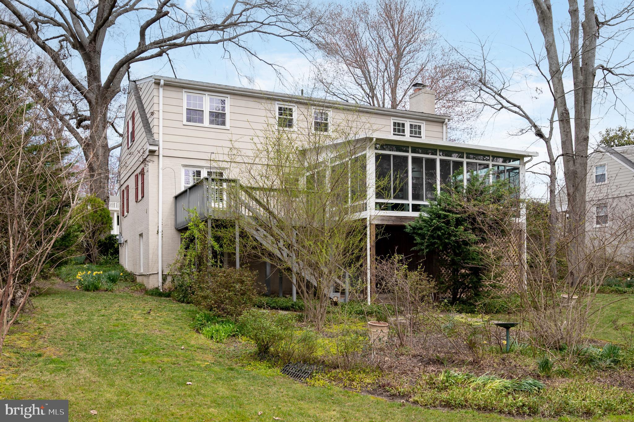 911 Dalebrook Dr