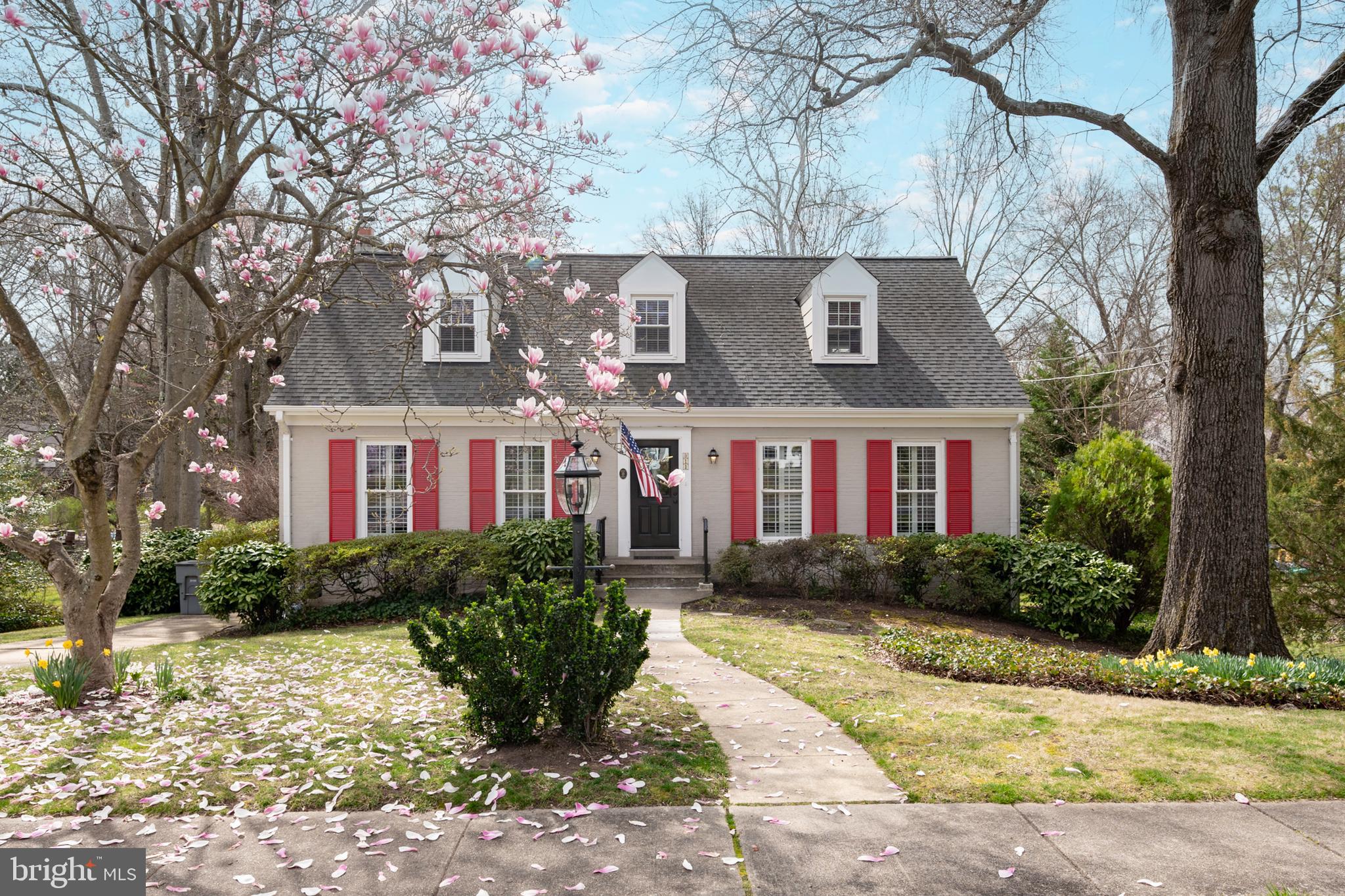 911 Dalebrook Dr