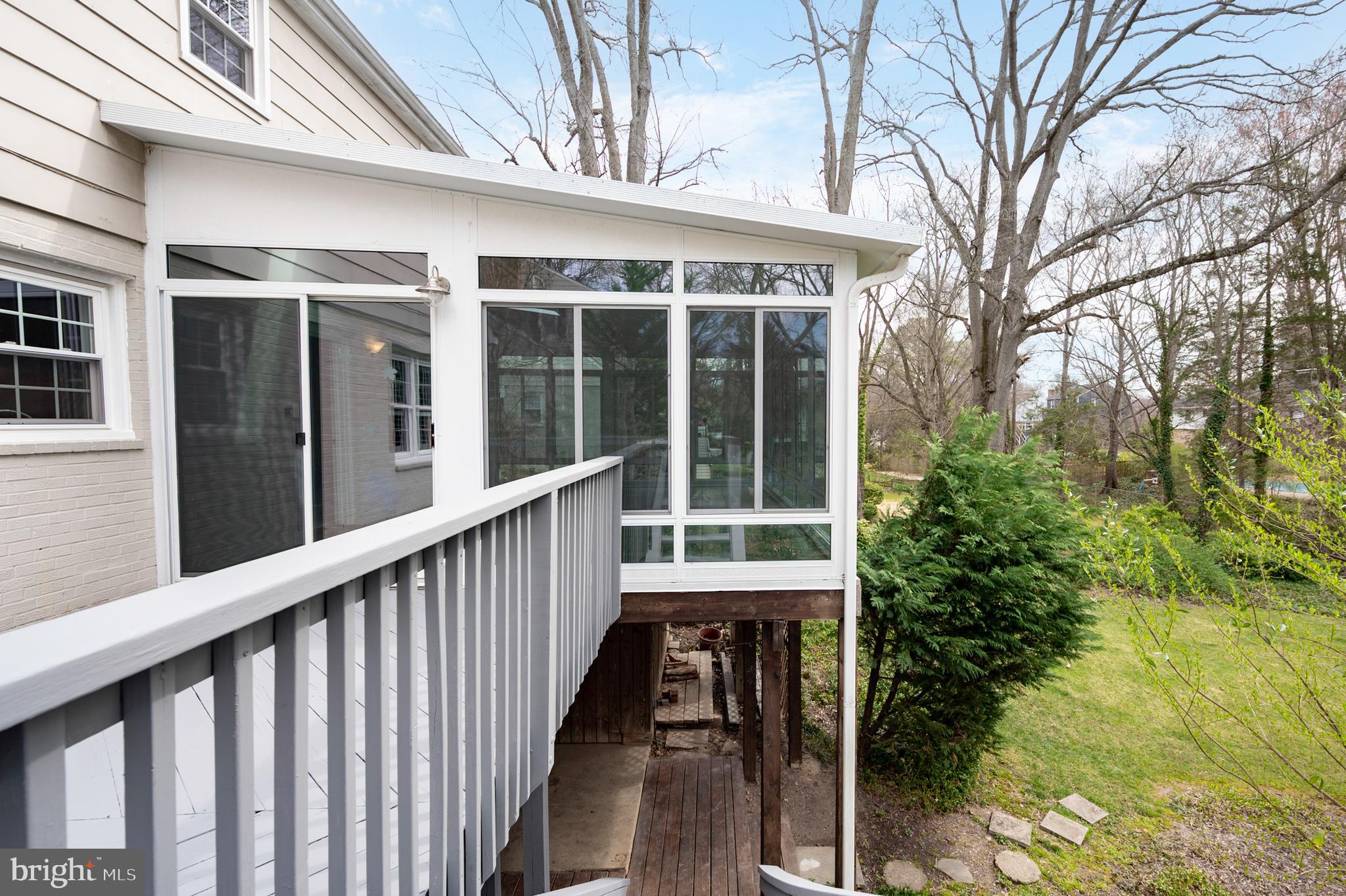 911 Dalebrook Dr
