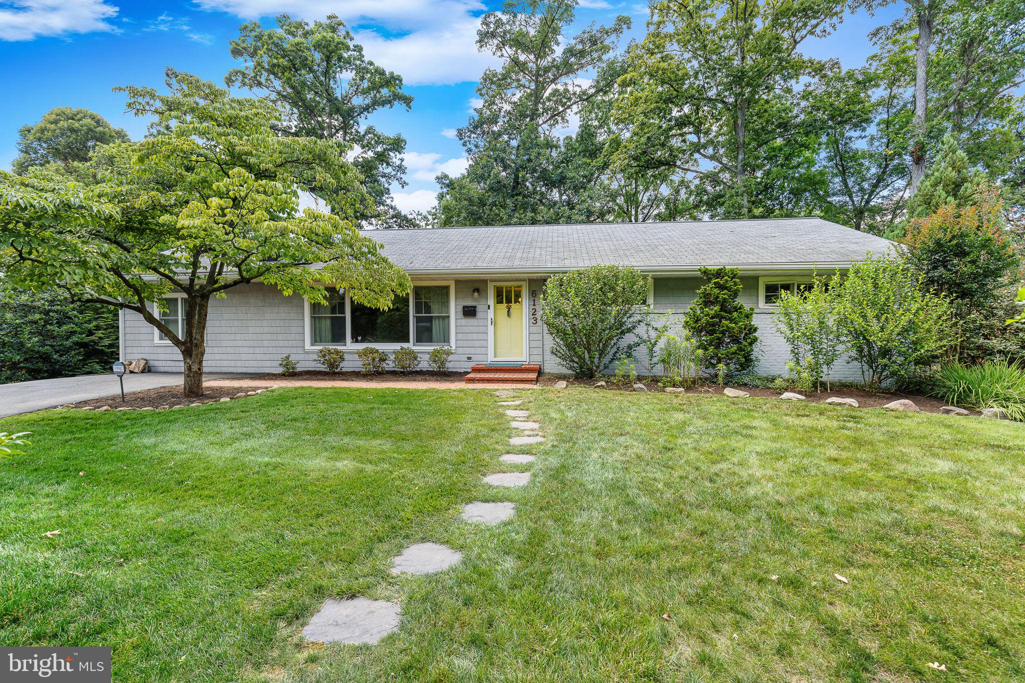 6123 Beachway Dr