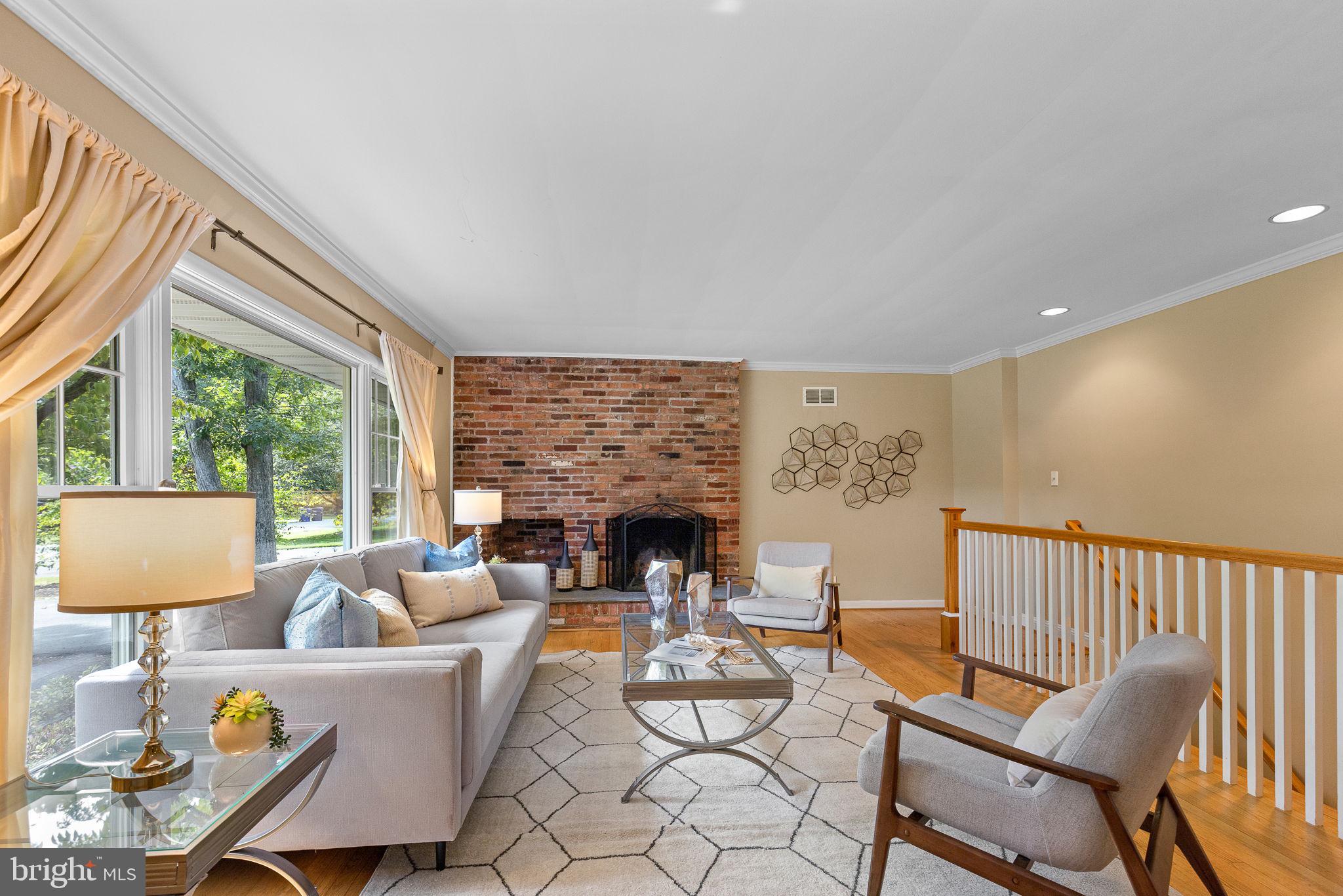 6123 Beachway Dr