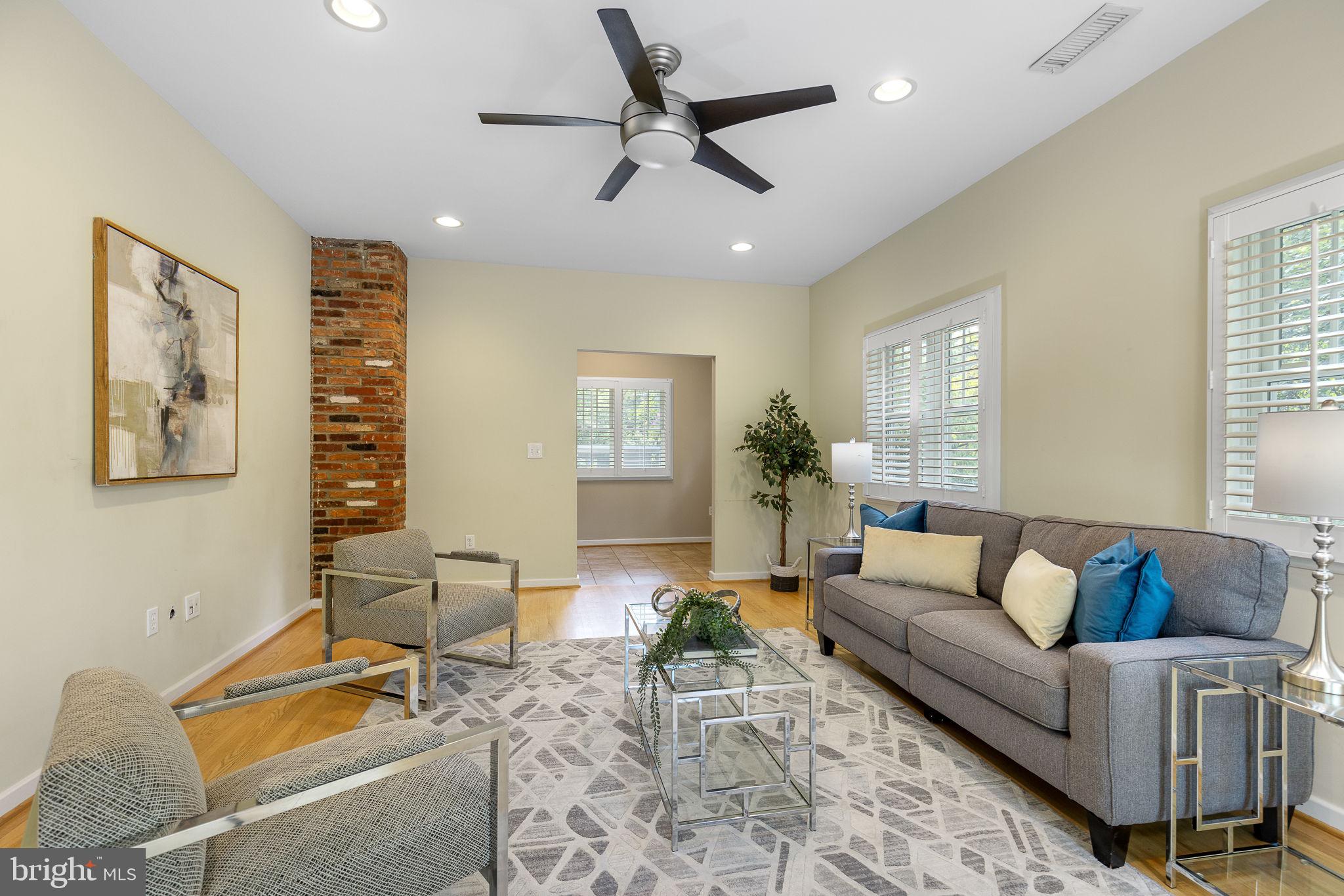 6123 Beachway Dr