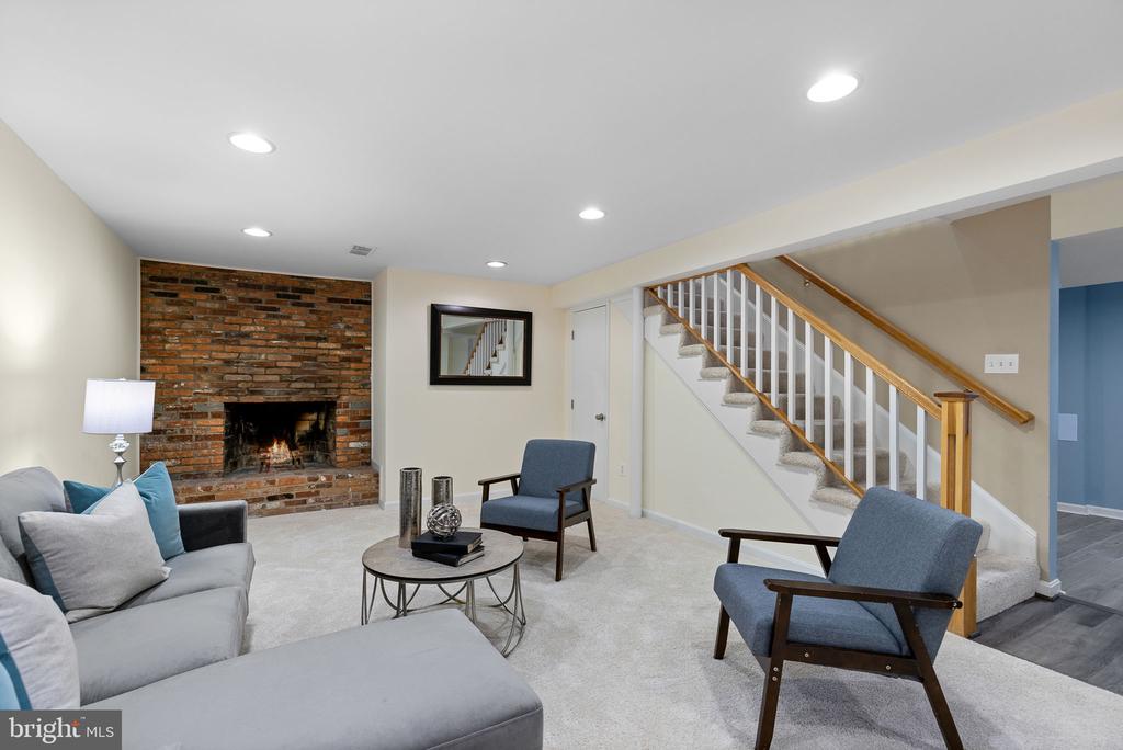 6123 Beachway Dr
