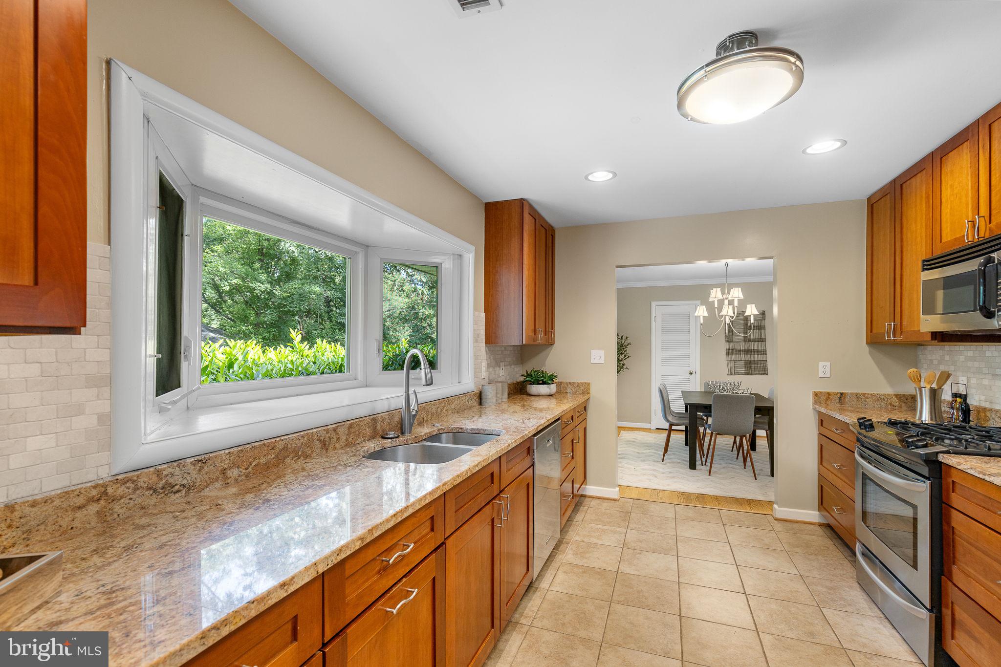 6123 Beachway Dr