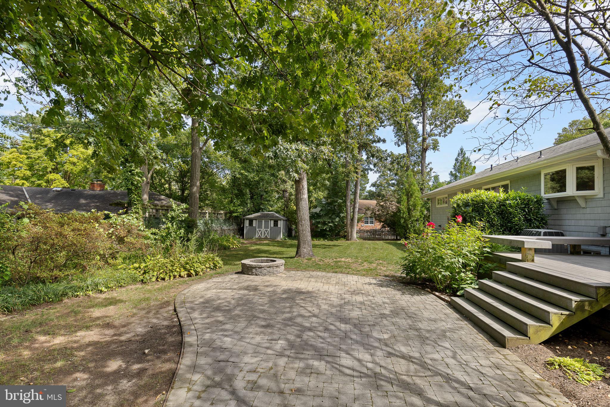 6123 Beachway Dr