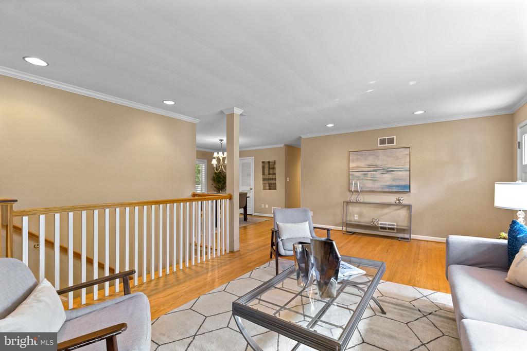 6123 Beachway Dr