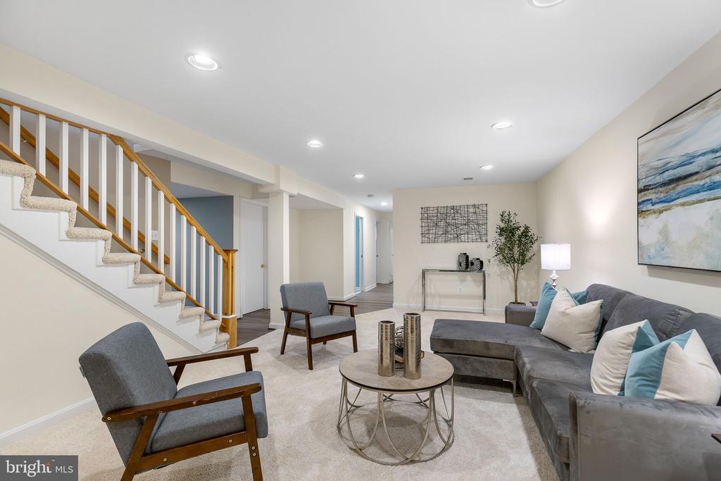 6123 Beachway Dr