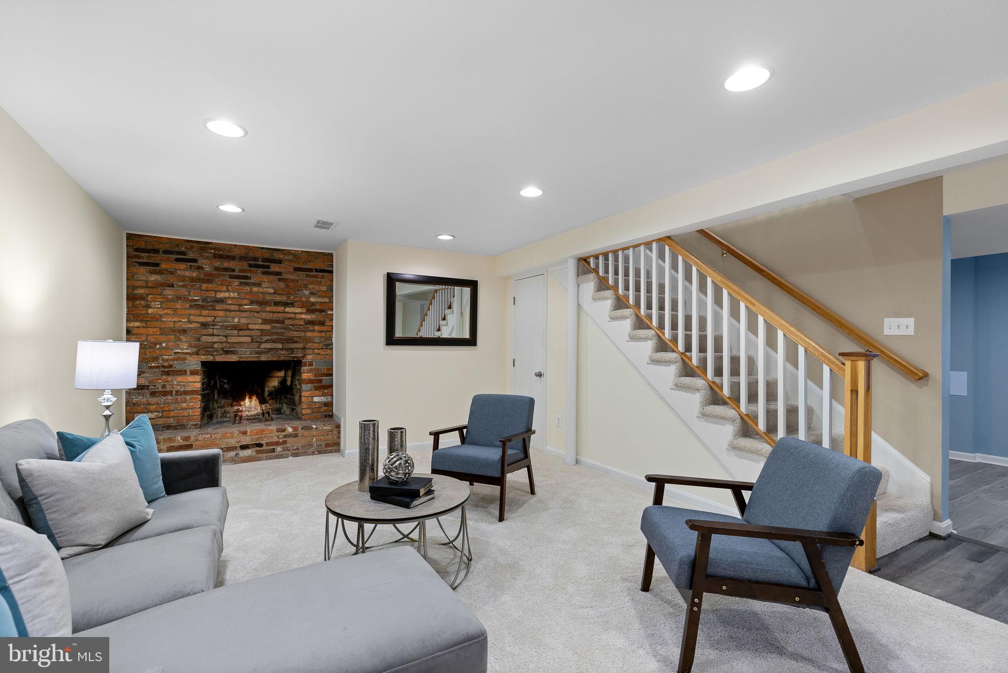 6123 Beachway Dr