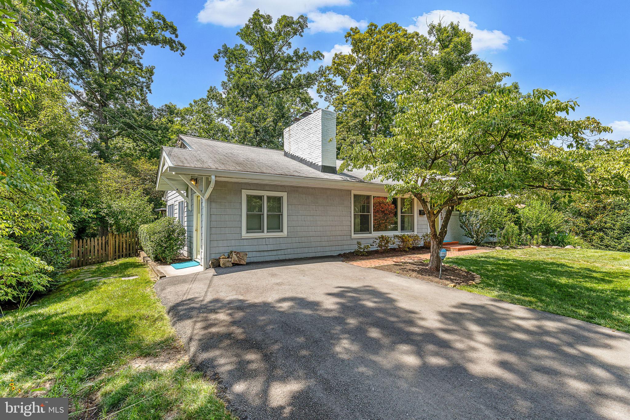 6123 Beachway Dr
