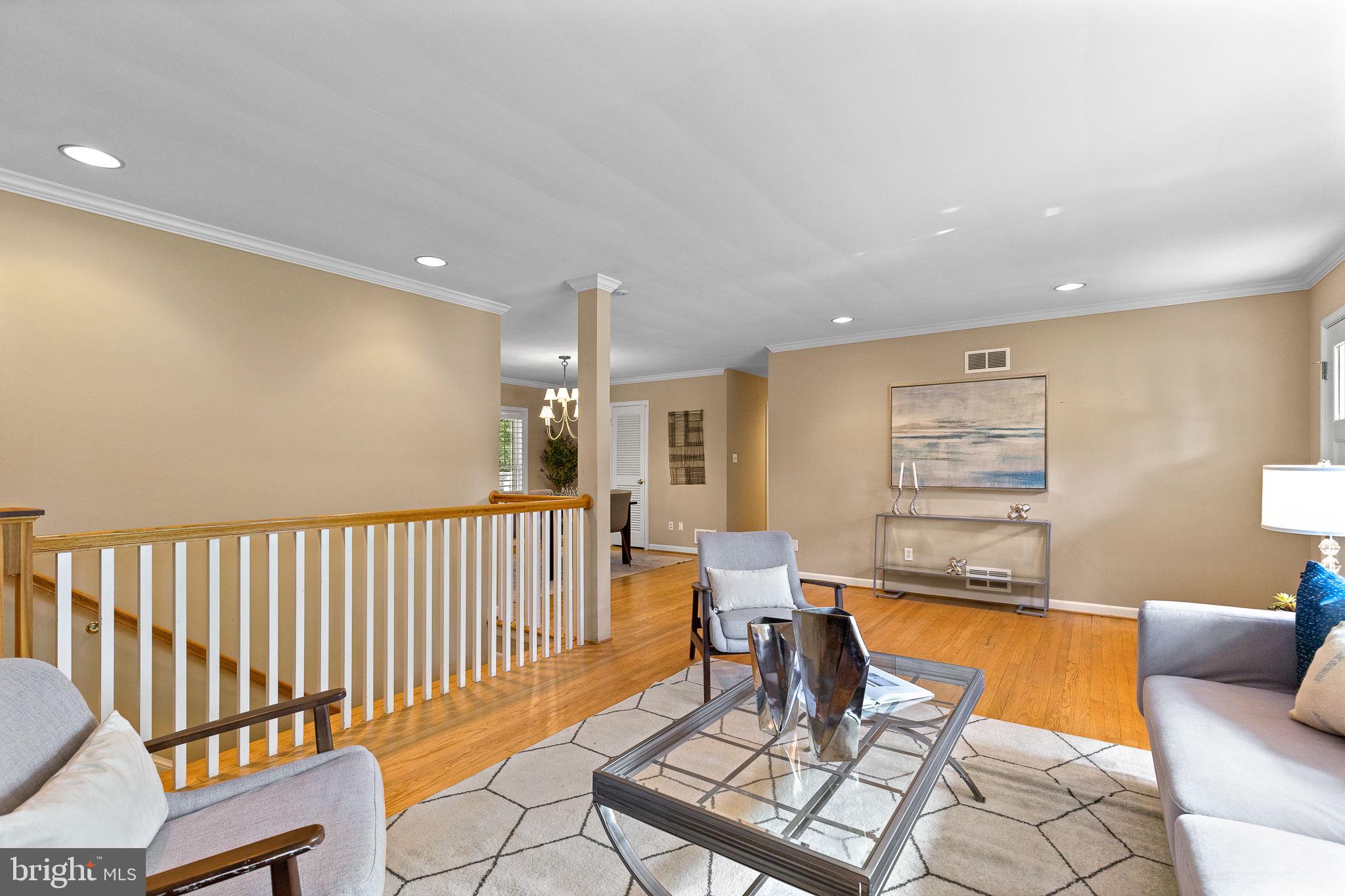 6123 Beachway Dr