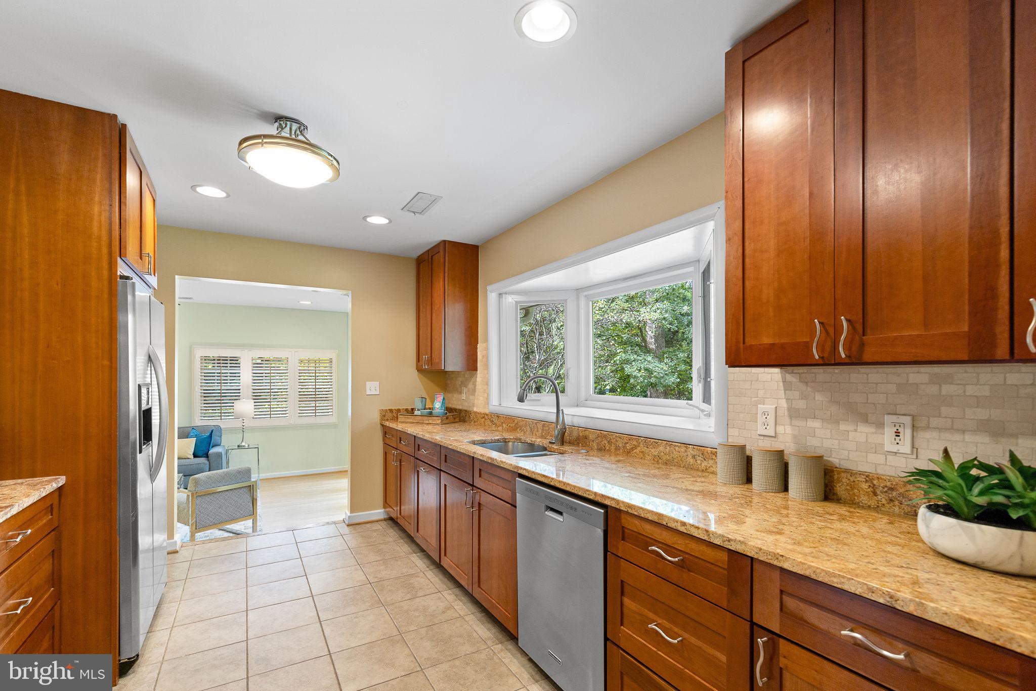 6123 Beachway Dr