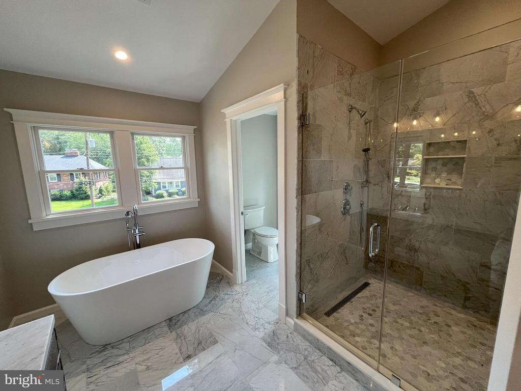 8619 Cushman Pl