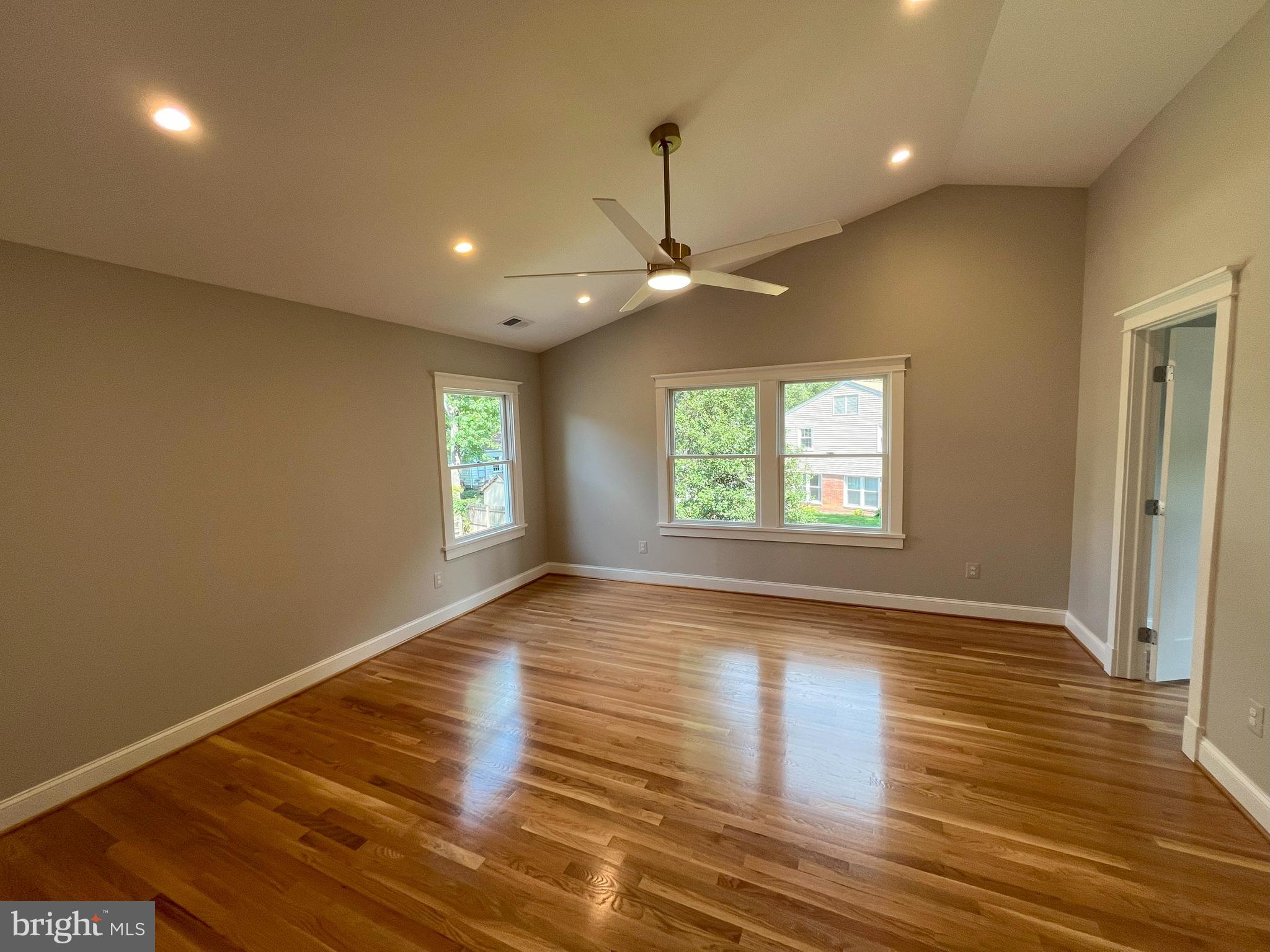 8619 Cushman Pl