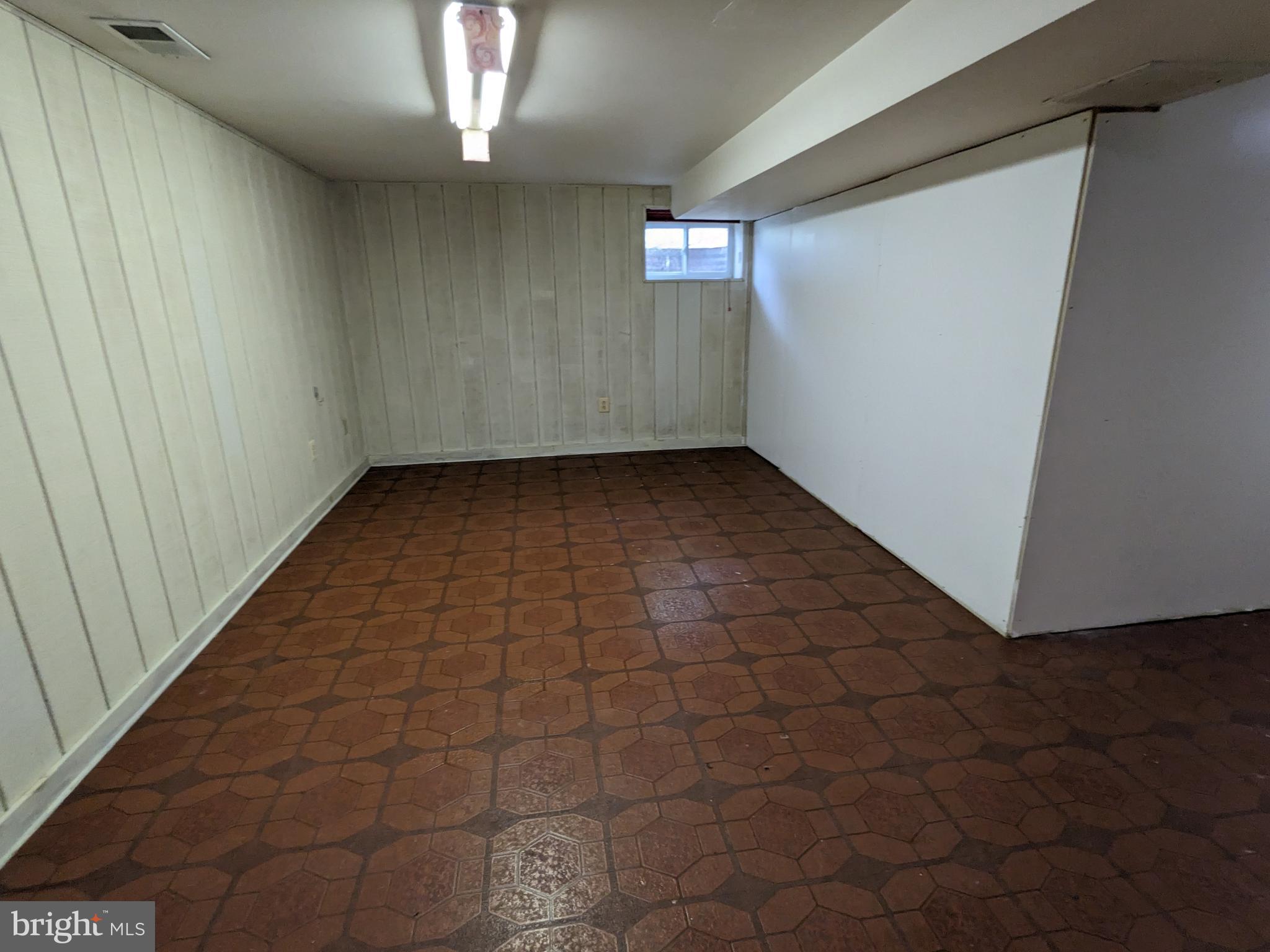 8263 TOLL HOUSE RD