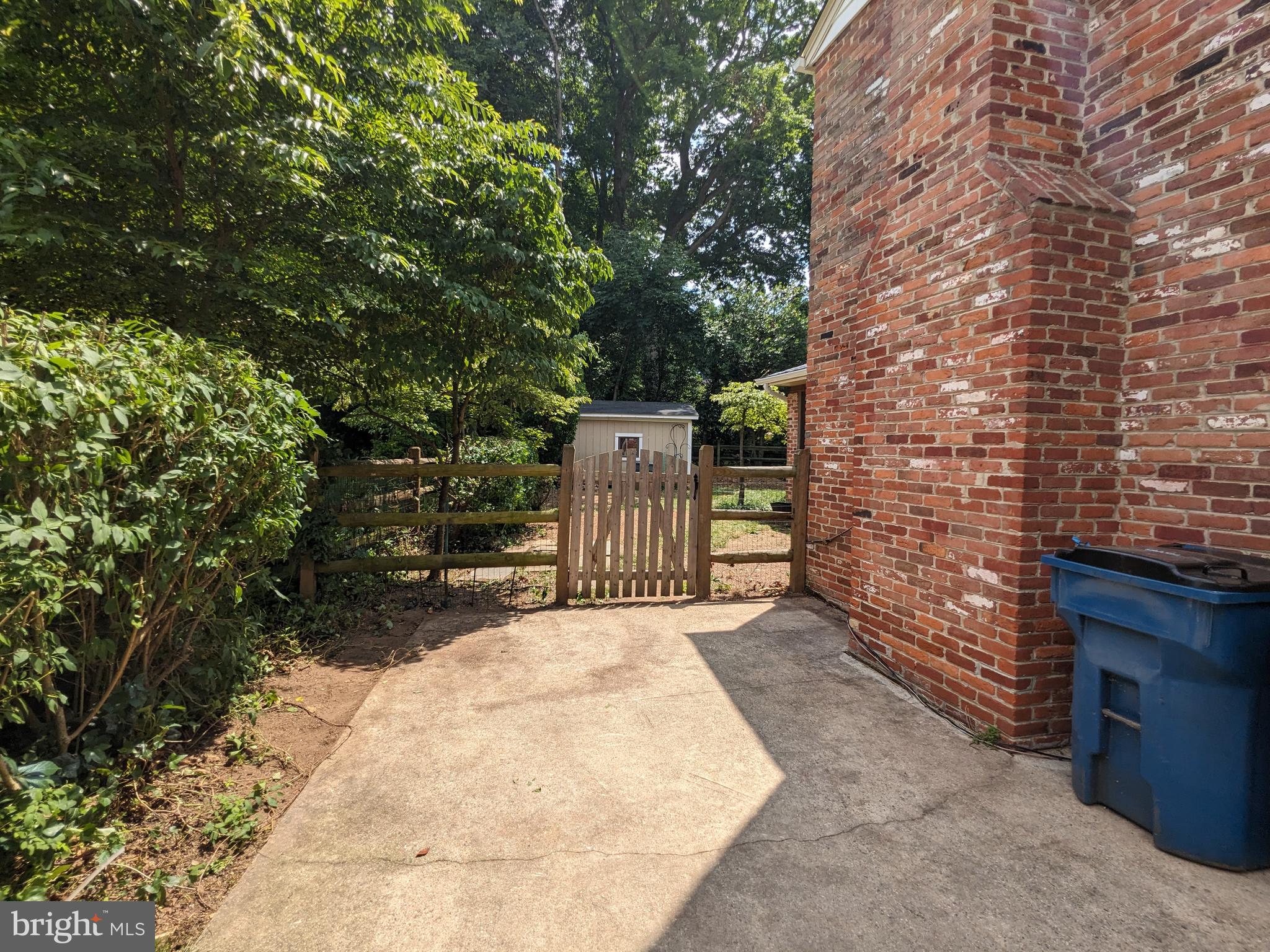 8263 TOLL HOUSE RD