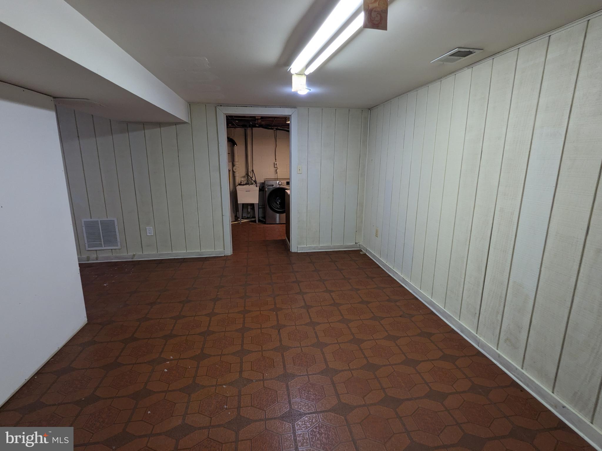 8263 TOLL HOUSE RD