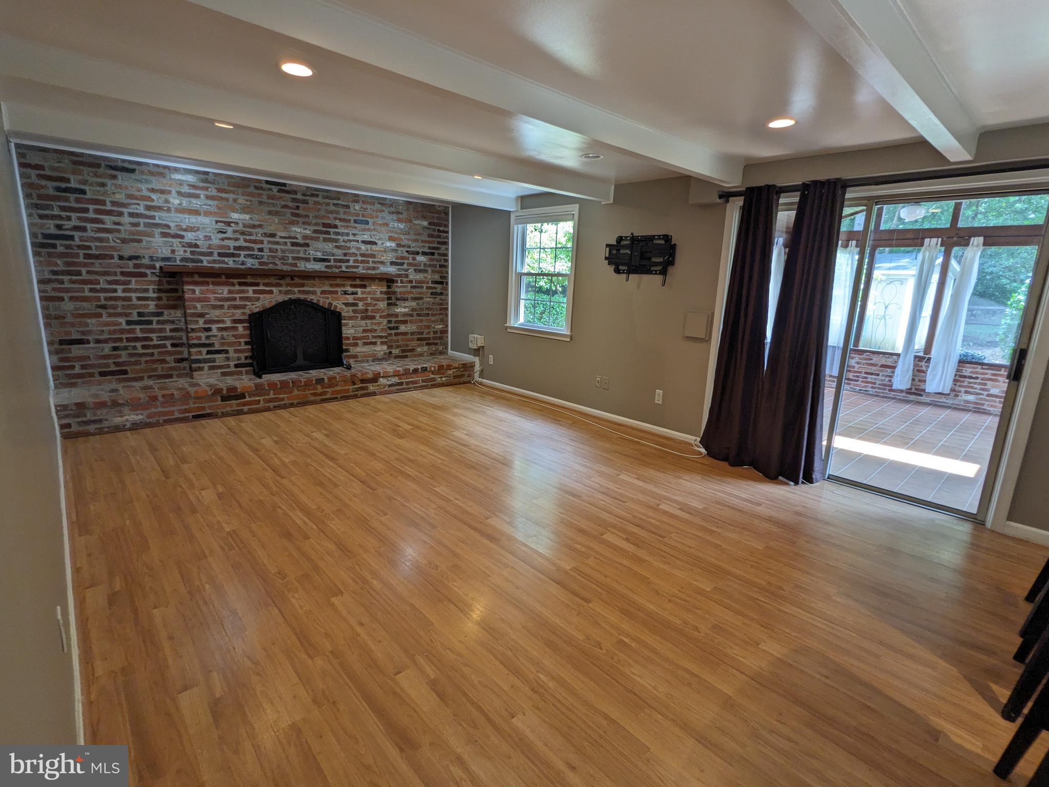 8263 TOLL HOUSE RD