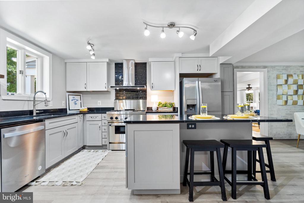 1066 Dalebrook Dr