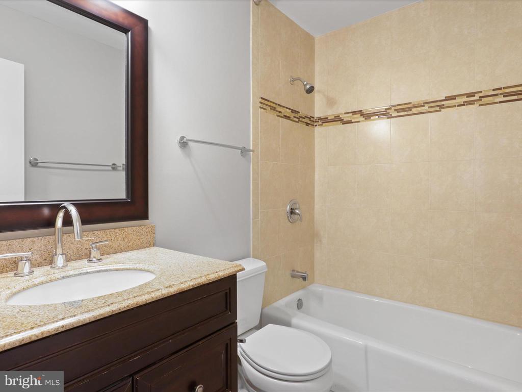 8315 Uxbridge Ct