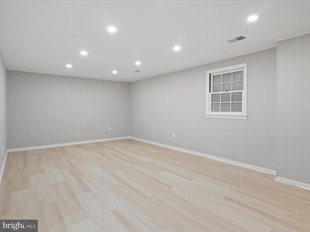 8315 Uxbridge Ct
