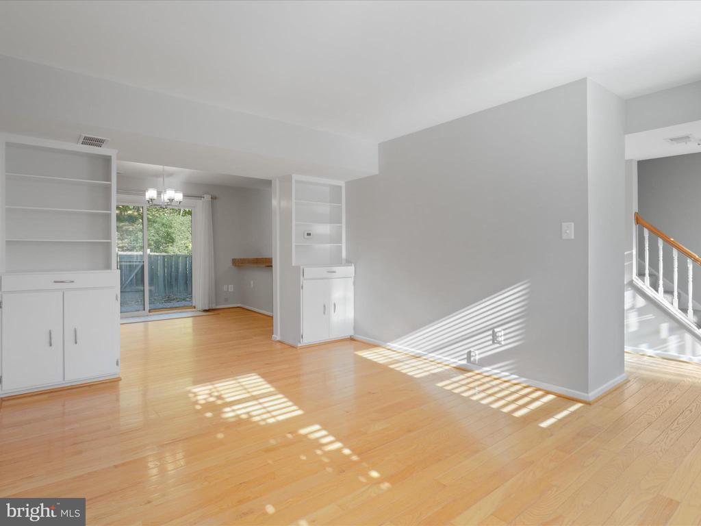 8315 Uxbridge Ct
