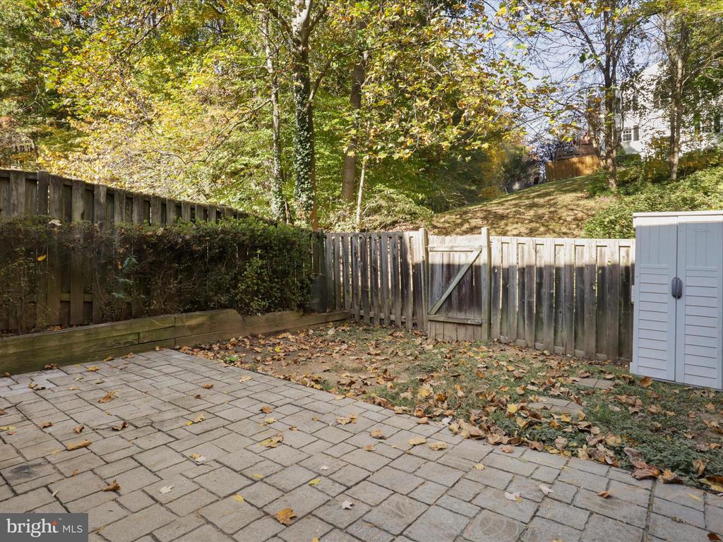 8315 Uxbridge Ct